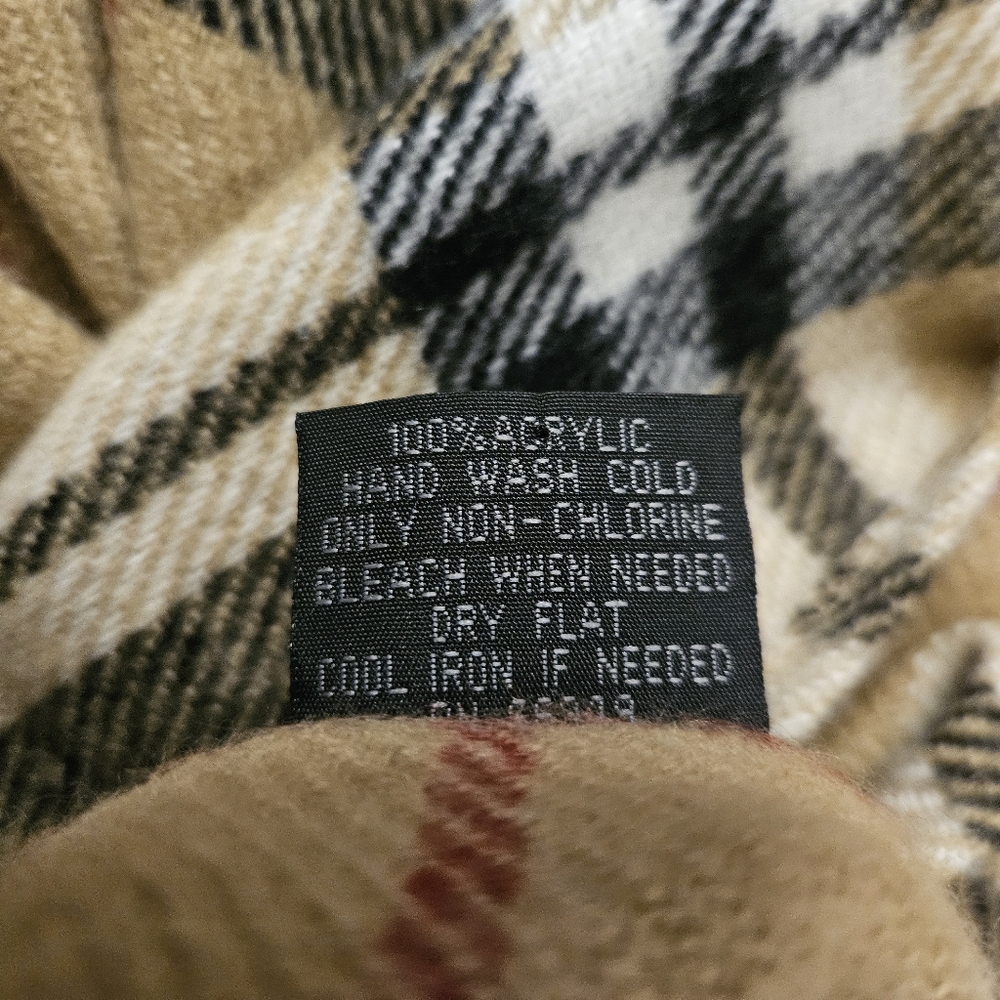 Burberry-Style Scarf / Shawl with Fringe - Picture 7 of 12
